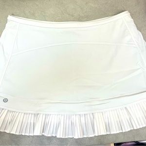 RARE Lulu White City Sky Run By Skirt 6